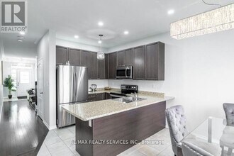 2419 KENTUCKY DERBY Way in Oshawa, ON - Building Photo - Building Photo