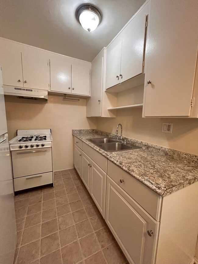 595 Buckeye St, Unit 4