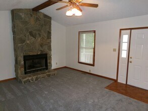 844 Leichester Square Ct in Kernersville, NC - Building Photo - Building Photo