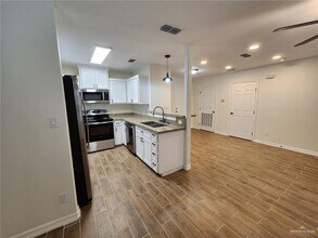 14 E Champion St in Edinburg, TX - Building Photo - Building Photo