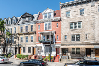 298 Brooklyn Ave in Brooklyn, NY - Foto de edificio - Building Photo