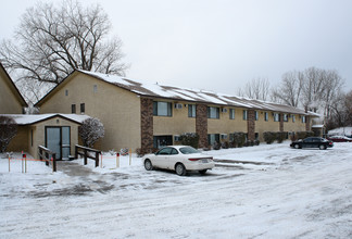 2727 4th Ave in Anoka, MN - Building Photo - Building Photo