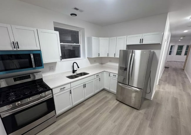 8044 S Maryland Ave, Unit C