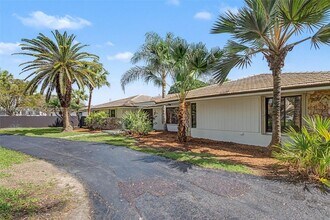 13621 SW 103rd Ave in Miami, FL - Building Photo - Building Photo