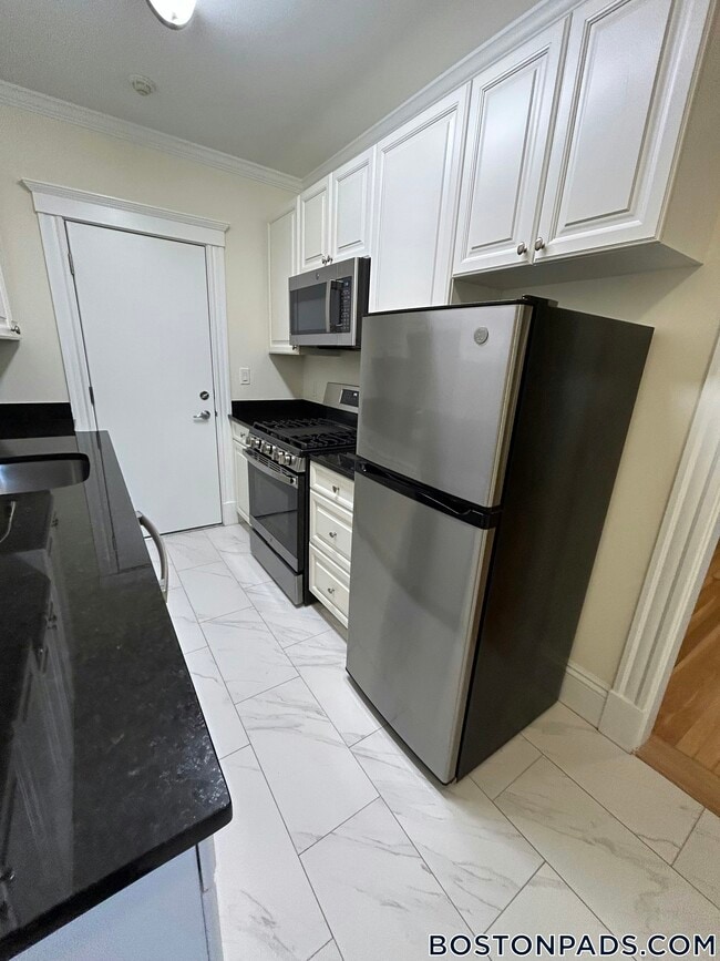 22 Chauncy St, Unit 10 in Cambridge, MA - Building Photo - Building Photo