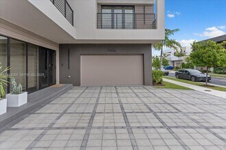 7440 NW 100th Ct in Doral, FL - Building Photo - Building Photo