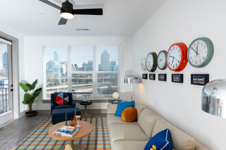 Platform in Raleigh, NC - Foto de edificio - Interior Photo