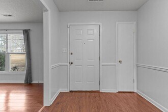 6257 Lakehaven Dr in Fayetteville, NC - Building Photo - Building Photo