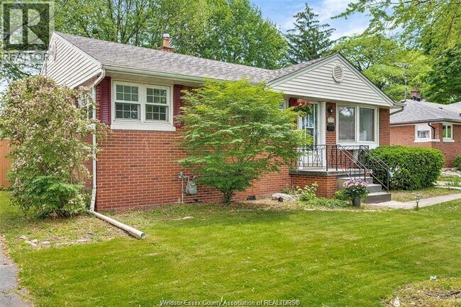 3692 McKay Ave in Windsor, ON - Building Photo - Building Photo