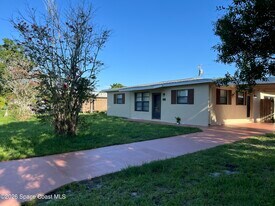 303 Princeton Ave in Melbourne, FL - Building Photo