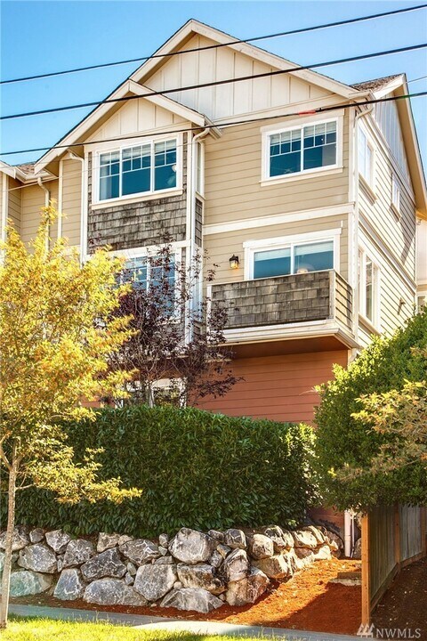 1110 29th Ave S, Unit A in Seattle, WA - Building Photo