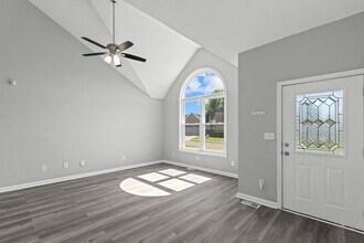 6907 Colrain Cir in Louisville, KY - Building Photo - Building Photo