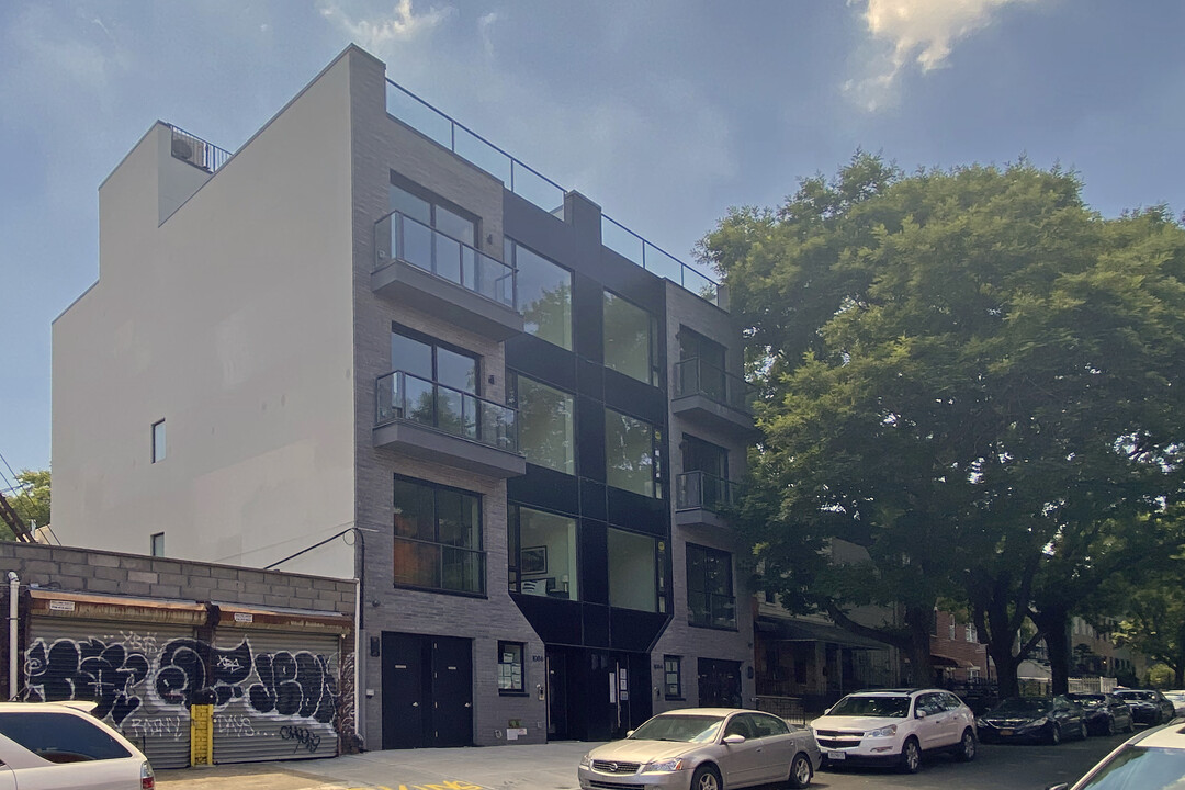 1084 Decatur St in Brooklyn, NY - Building Photo