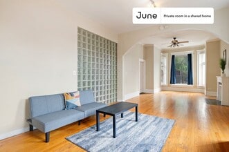 Private bedroom in 3 bed/1 bath Home in Chicago, IL - Building Photo - Building Photo