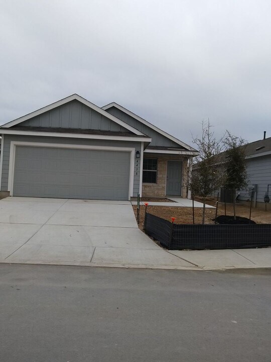 4438 Meadowland Pl in San Antonio, TX - Building Photo