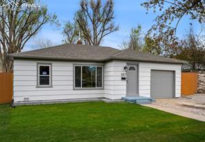 207 N Logan Ave in Colorado Springs, CO - Foto de edificio