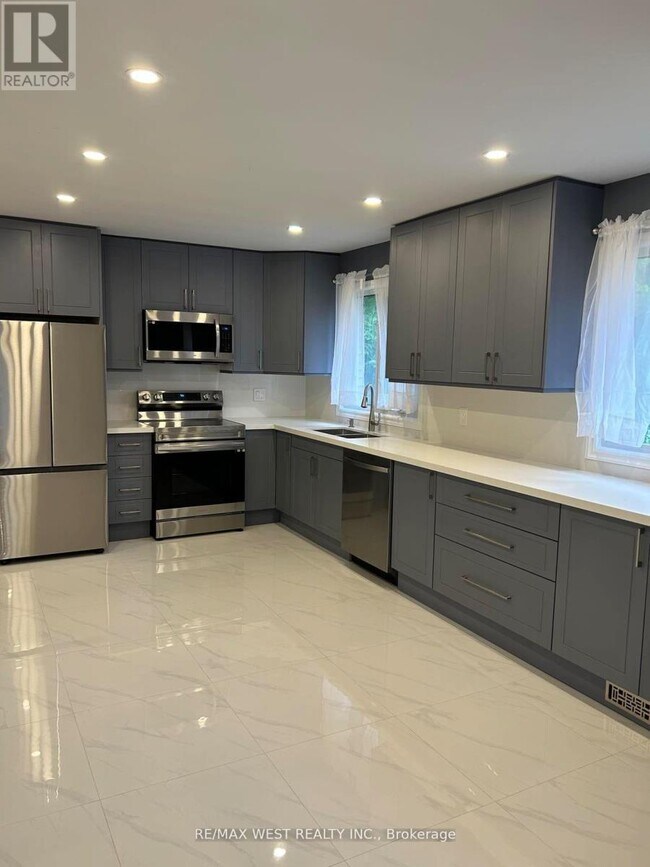 property at 21 Tamora Ct