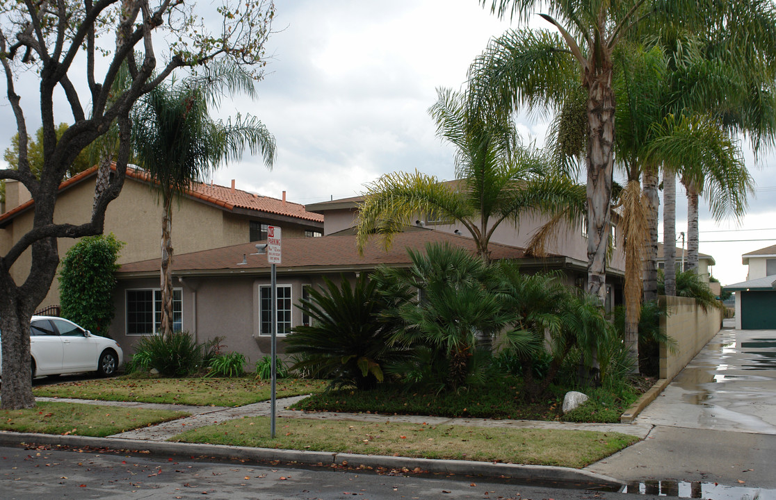 4352 Howard Ave in Los Alamitos, CA - Building Photo