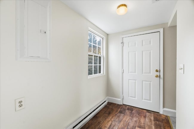 100 E 8th St, Unit 1 in Frederick, MD - Foto de edificio - Building Photo