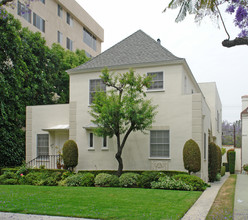 445 N Oakhurst Dr in Beverly Hills, CA - Building Photo - Building Photo