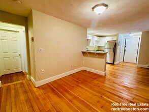 39 South St, Unit 4 in Boston, MA - Building Photo - Building Photo