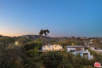 10134 Angelo View Dr in Beverly Hills, CA - Building Photo - Building Photo