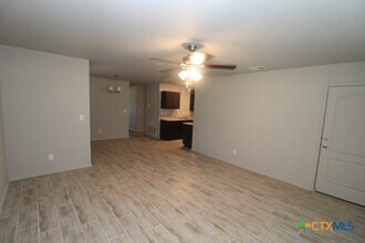 131 Cameron Dr, Unit A in Copperas Cove, TX - Building Photo - Building Photo