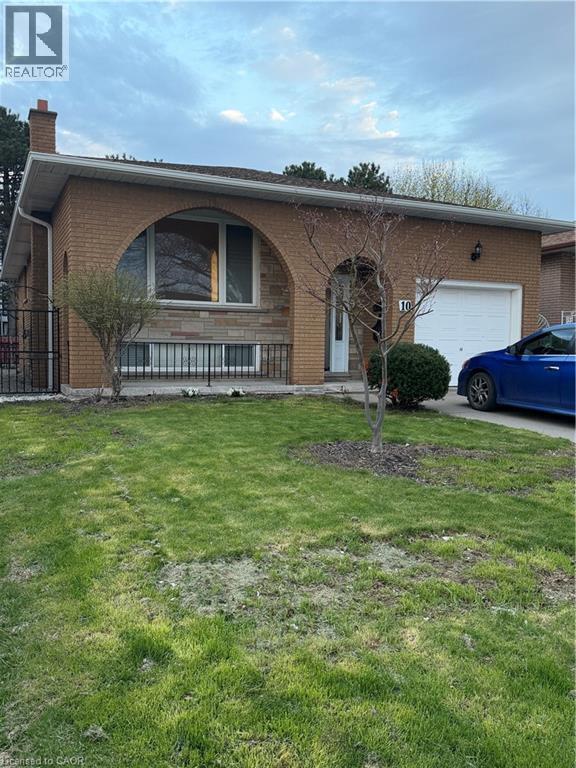 10 Fairington Crescent in Hamilton, ON - Building Photo - Building Photo