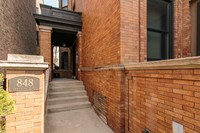 848 W Lakeside Pl in Chicago, IL - Foto de edificio - Building Photo