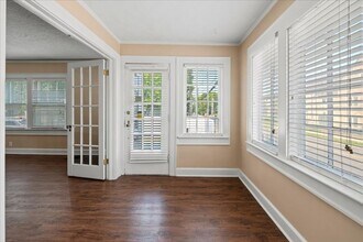 527-527 E 52nd St in Indianapolis, IN - Building Photo - Building Photo