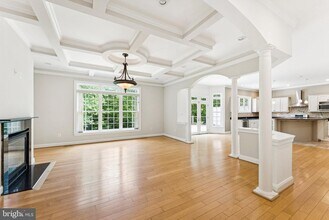6504 Divine St in McLean, VA - Building Photo - Building Photo