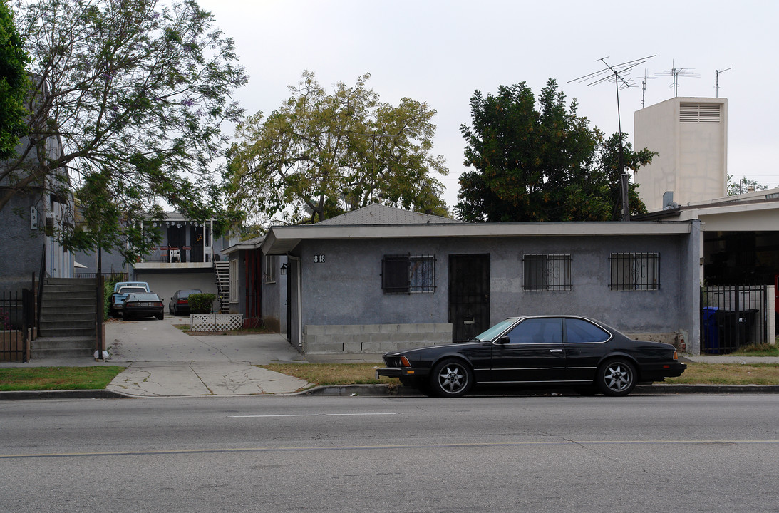 818 Centinela Ave in Inglewood, CA - Foto de edificio