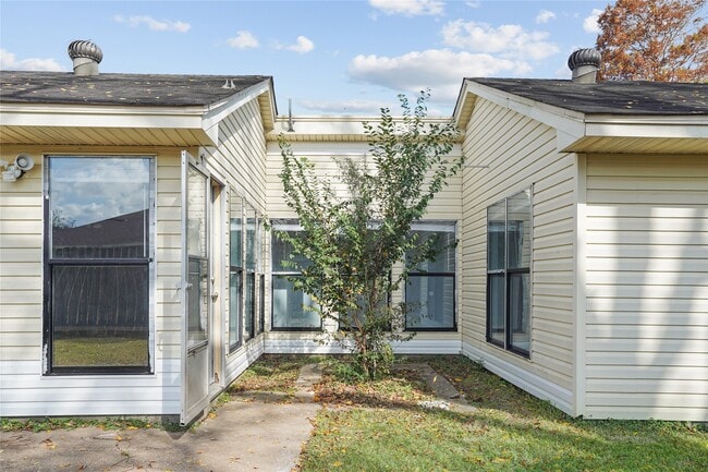 2846 Mayflower Landing Ct