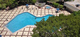 17011 N Bay Rd in Sunny Isles Beach, FL - Building Photo