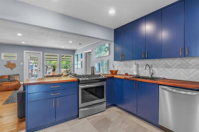 8303 Lazy Ln in Austin, TX - Building Photo - Building Photo