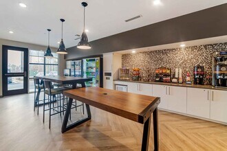 Furnished Studio-Asheville in Asheville, NC - Foto de edificio - Building Photo