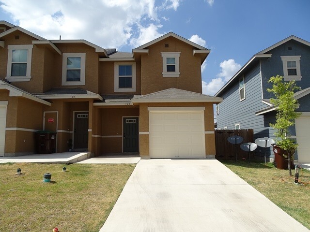 7105 Micayla Cv in San Antonio, TX - Building Photo