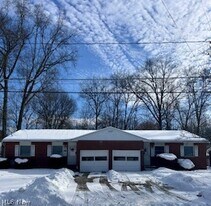2353-2357 Seneca St in Stow, OH - Building Photo