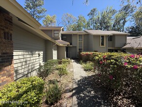 654 Wells Landing Dr in Orange Park, FL - Building Photo - Building Photo