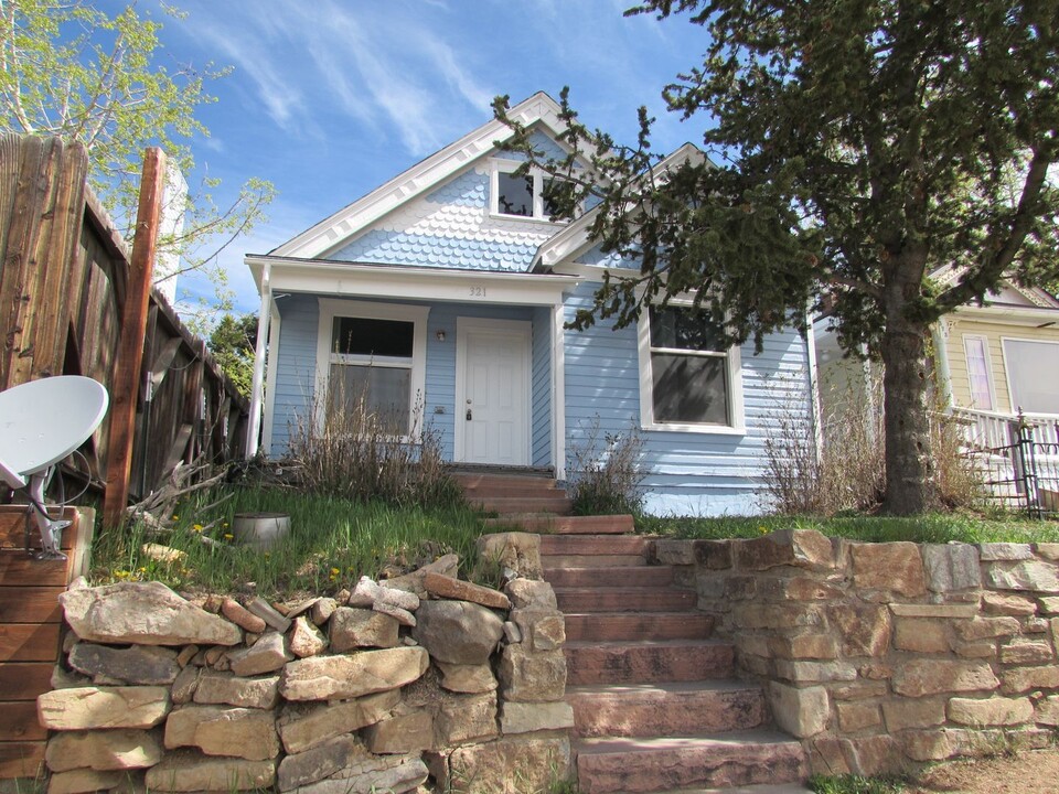 321 E Carr Ave in Cripple Creek, CO - Building Photo