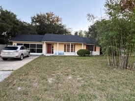 1426 Farmington Ave in Deltona, FL - Building Photo
