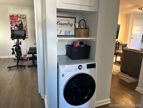 16 Revere Dr in Stamford, CT - Building Photo - Building Photo