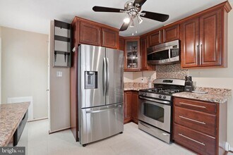 7414 Jervis St in Springfield, VA - Foto de edificio - Building Photo