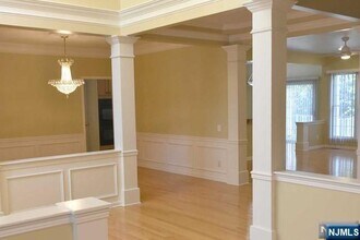 124 White Pine Ct in Paramus, NJ - Building Photo - Building Photo