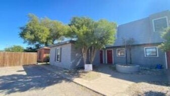 2107 49th St, Unit B in Lubbock, TX - Building Photo