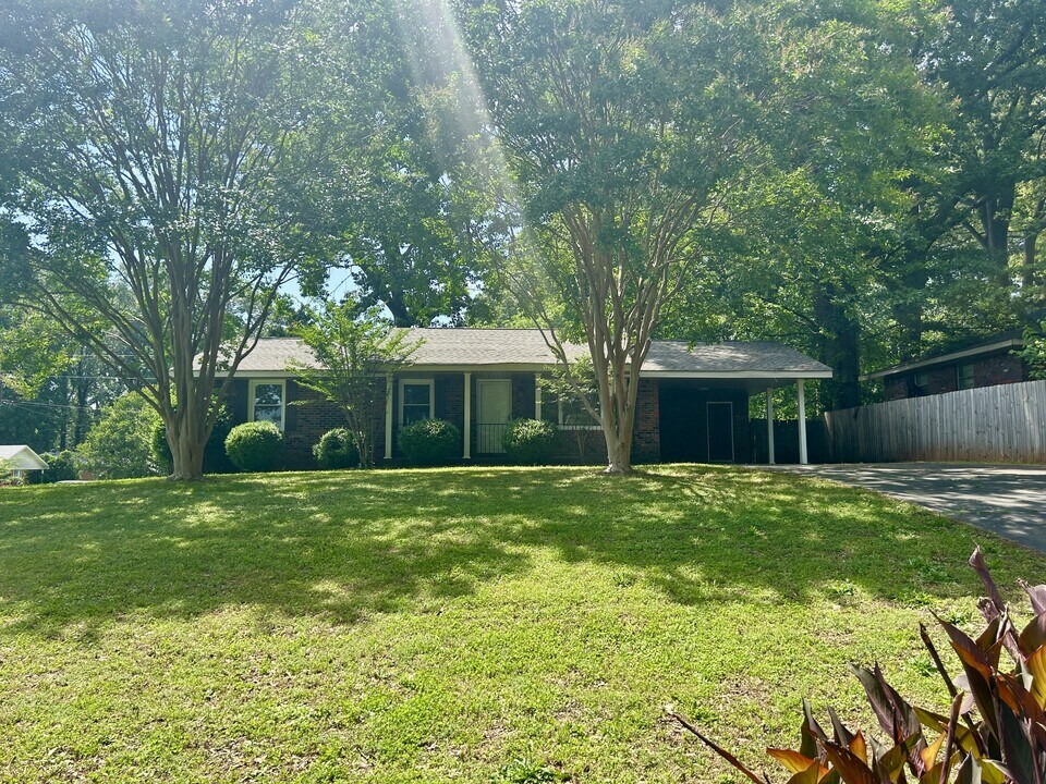 810 Harding Ave in Muscle Shoals, AL - Foto de edificio