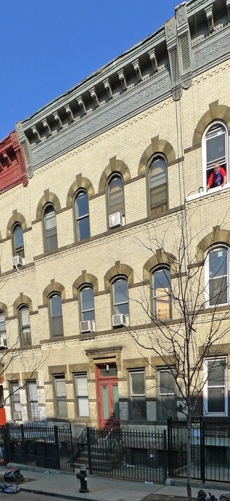 1501 Dekalb Ave in Brooklyn, NY - Foto de edificio