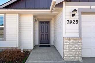 7925 E Bunker Hill St in Nampa, ID - Building Photo - Building Photo