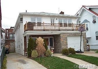 property at 33 W Walnut St