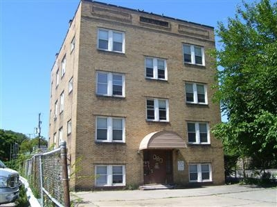 976 E 70th St in Cleveland, OH - Building Photo